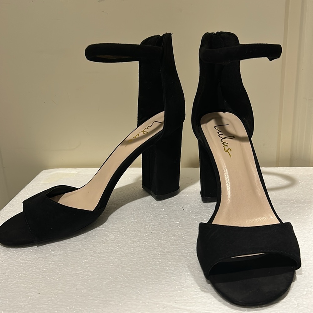 Lulus Ankle Strap Block Heels zip back faux suede open toe sandals size 8 black